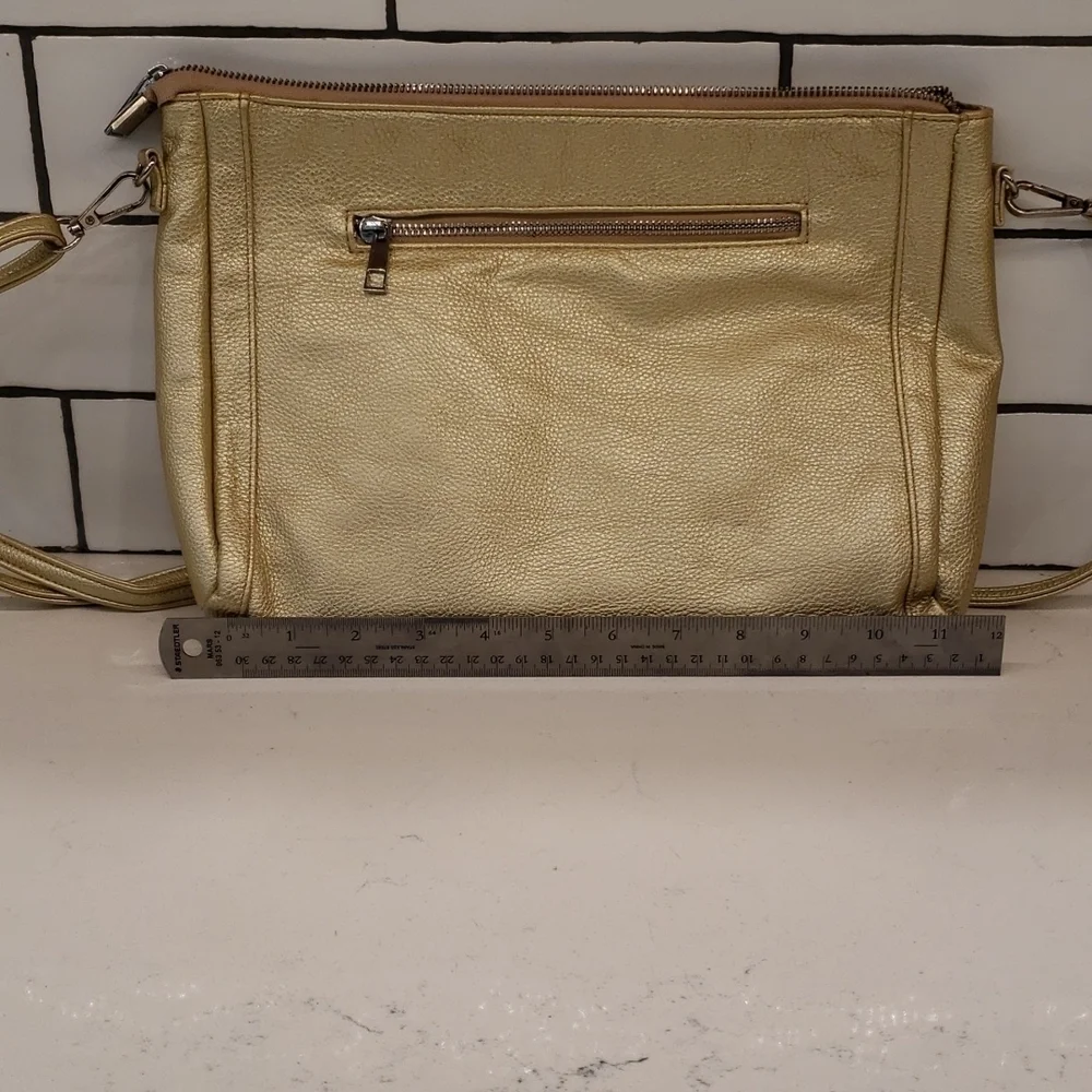 𝅺mms Gold Clutch Shoulder Bag - Picture 3 of 8